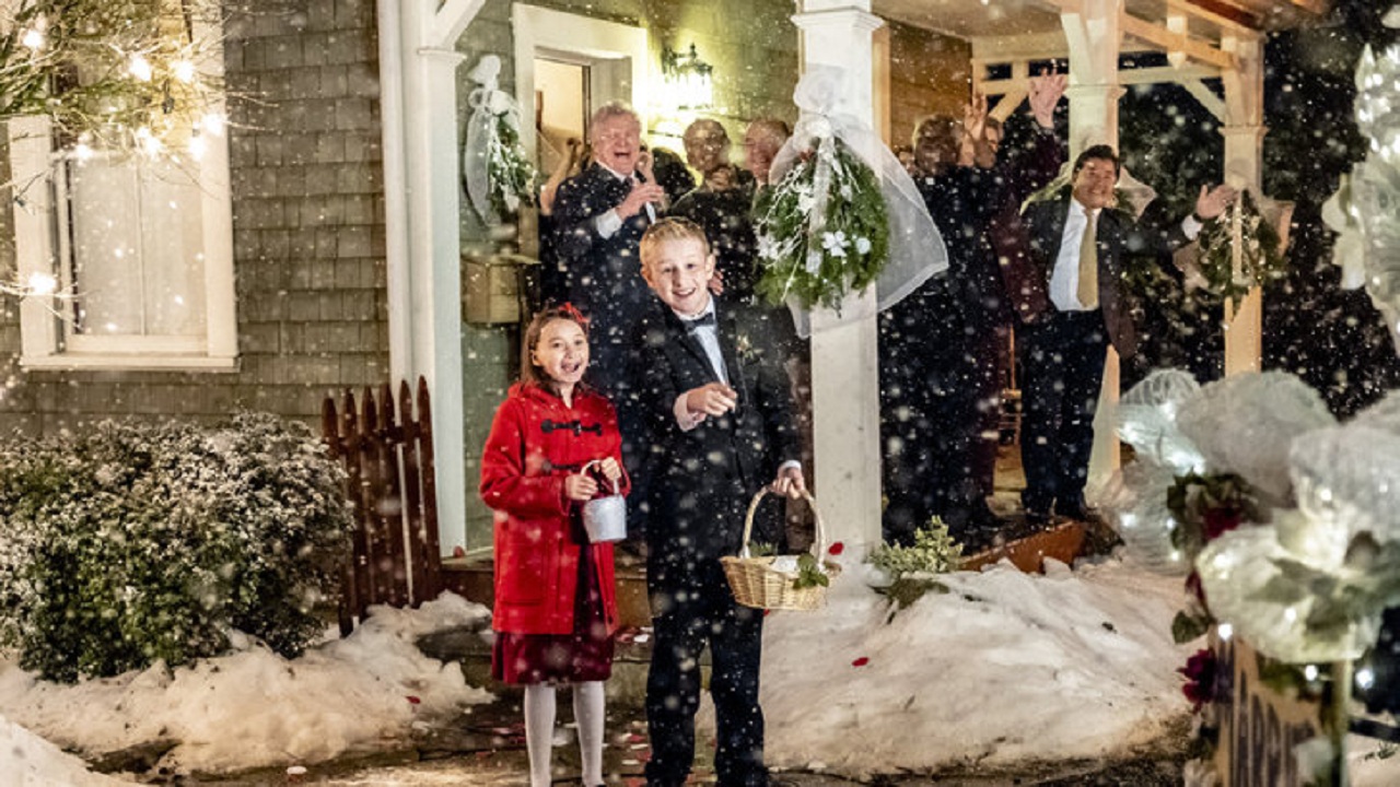 Watch Marrying Father Christmas (2018) Full Movie on Filmxy